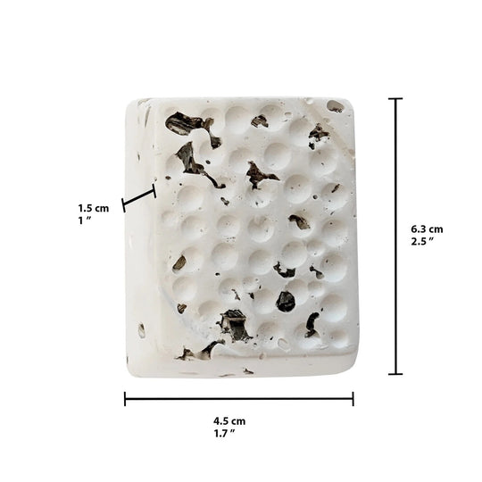 HARI Mineral Block with Dried Dandelion - 1.4oz